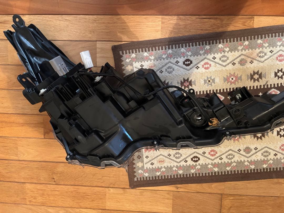 左LEDヘッドライト　カローラ、ツーリング