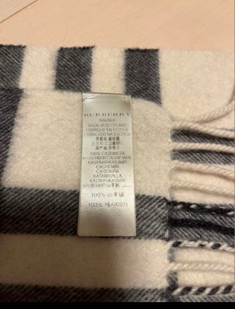 Burberry カシミヤ100% マフラー　アイボリー　美品