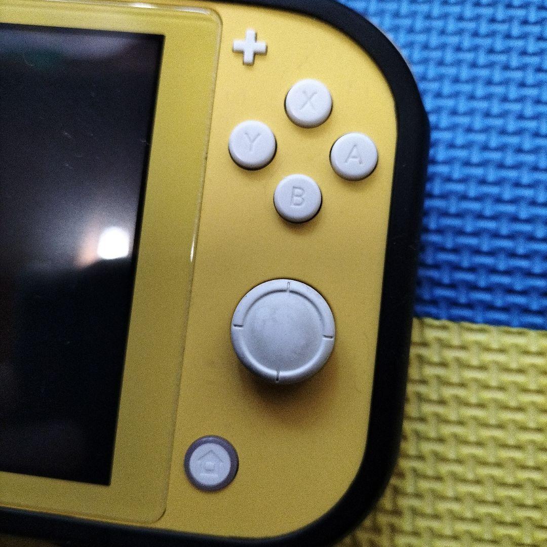 Switchライト 本体 イエロー 箱あり 保護カバー付き