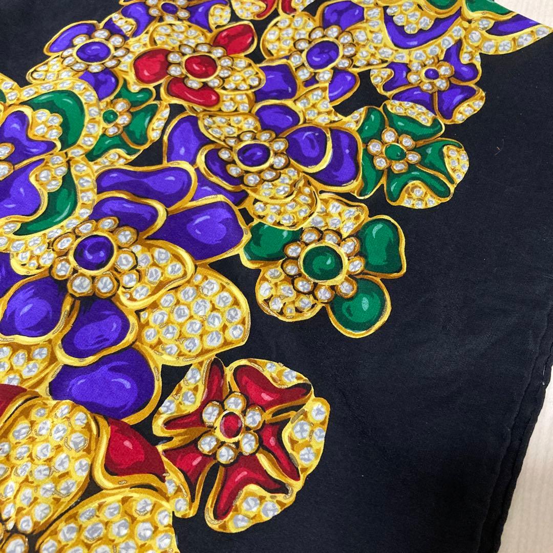 CHANEL シャネル　シルク　スカーフ　宝石柄　正規品