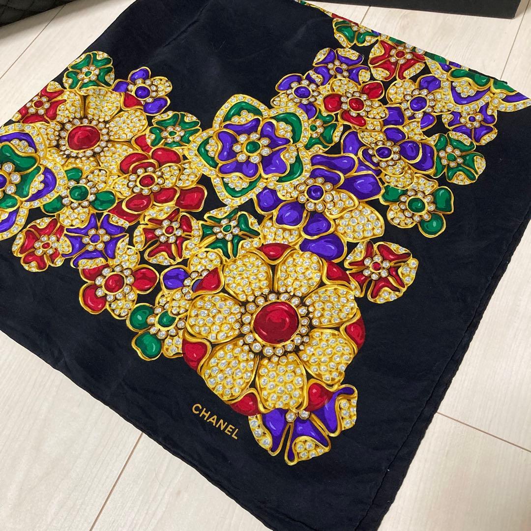 CHANEL シャネル　シルク　スカーフ　宝石柄　正規品