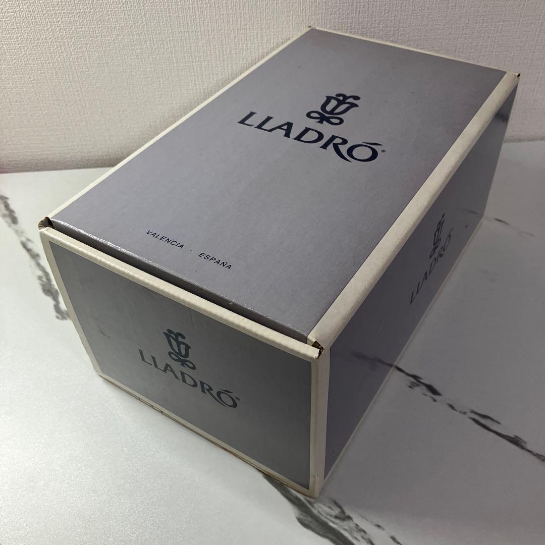 【1/20本日限定】LLADRO リヤドロ 07622 花籠を持つ女性像 箱付