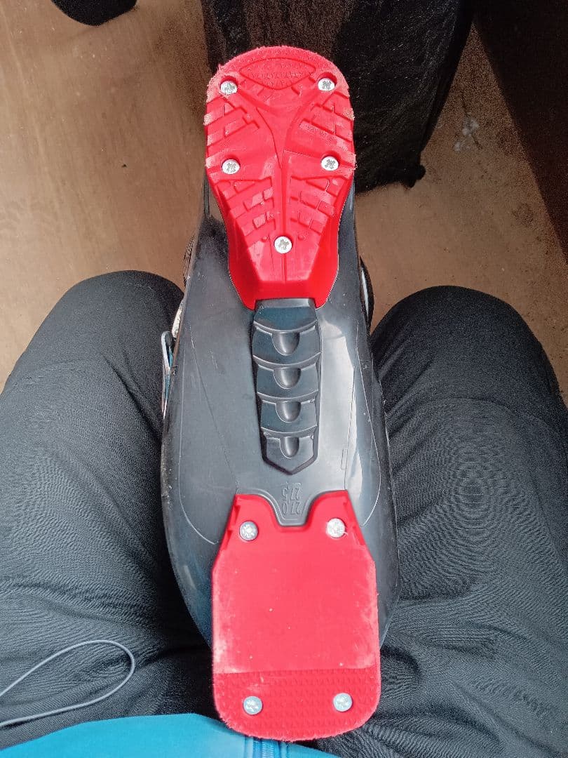 ATOMIC アトミックスキー ブーツ LIVE FIT70/27-27.5cm