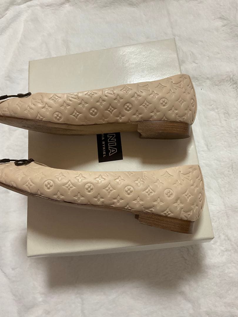 専用　Louis Vuitton ベージュ フラットシューズ