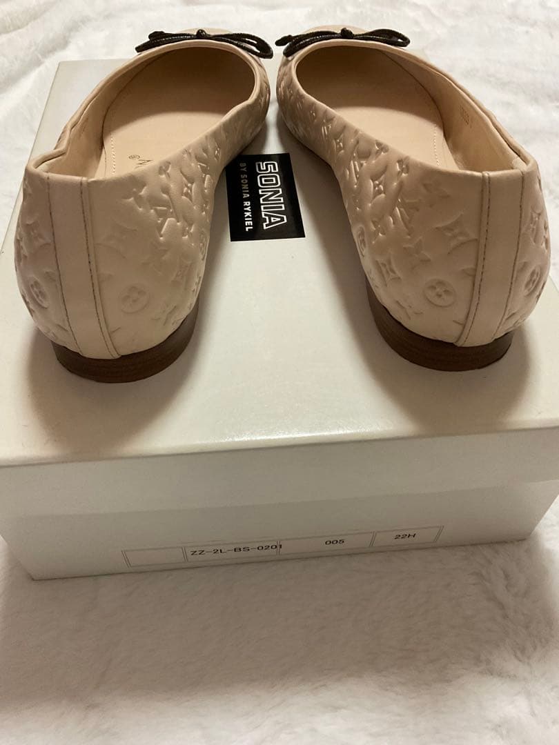 専用　Louis Vuitton ベージュ フラットシューズ
