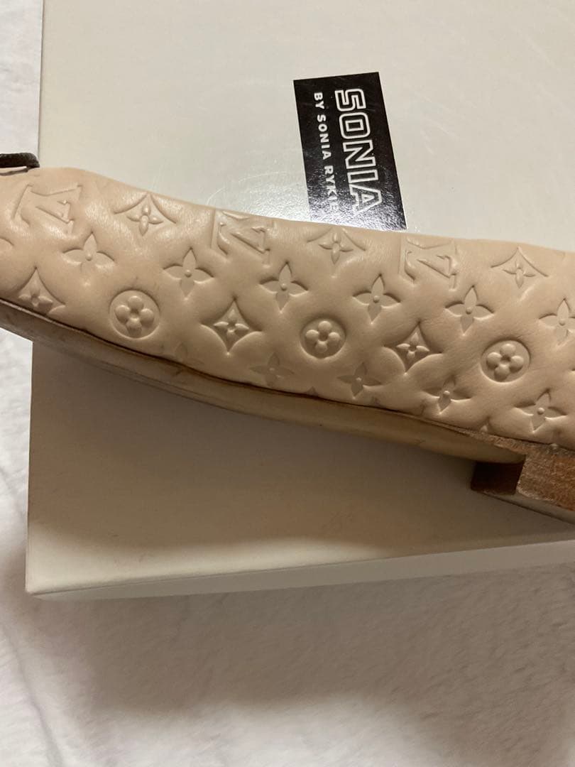 専用　Louis Vuitton ベージュ フラットシューズ