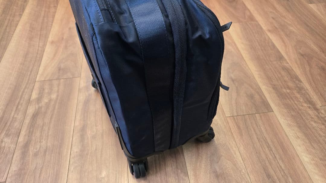 TUMI キャリーバッグ　レディース