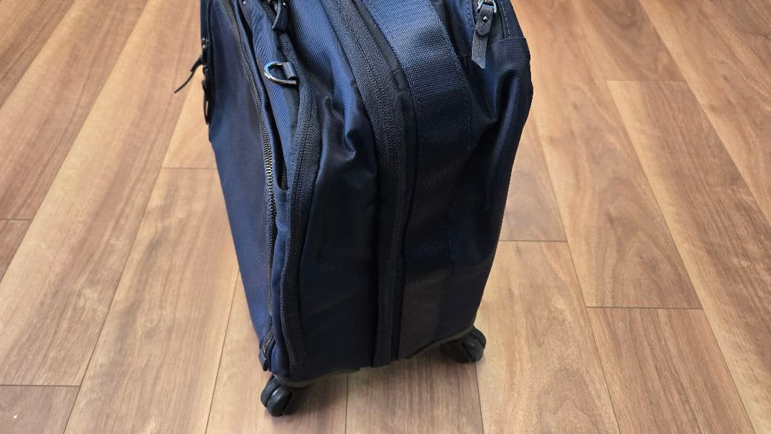 TUMI キャリーバッグ　レディース