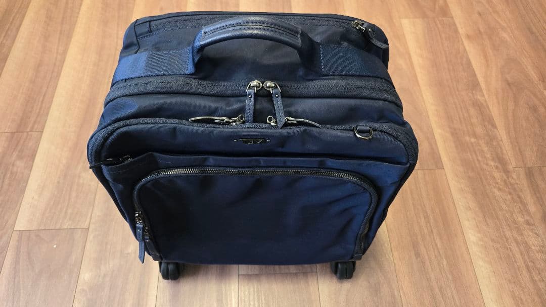 TUMI キャリーバッグ　レディース