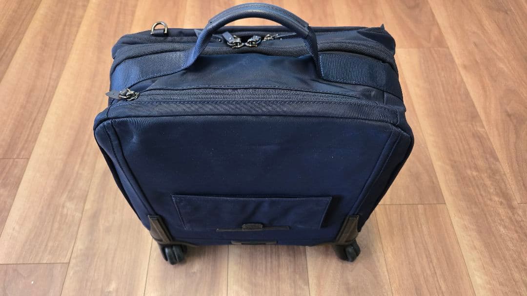 TUMI キャリーバッグ　レディース