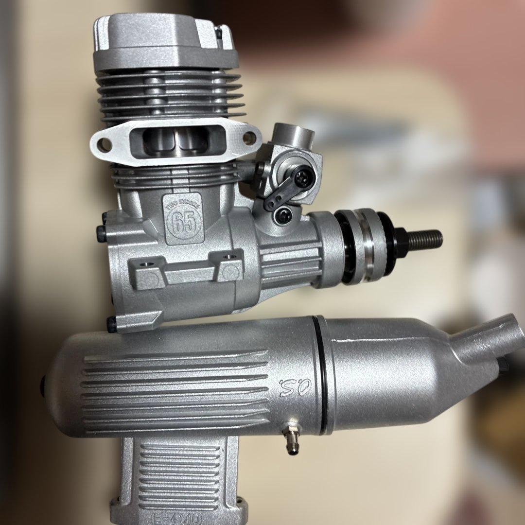 O.S. MAX 65 エンジン