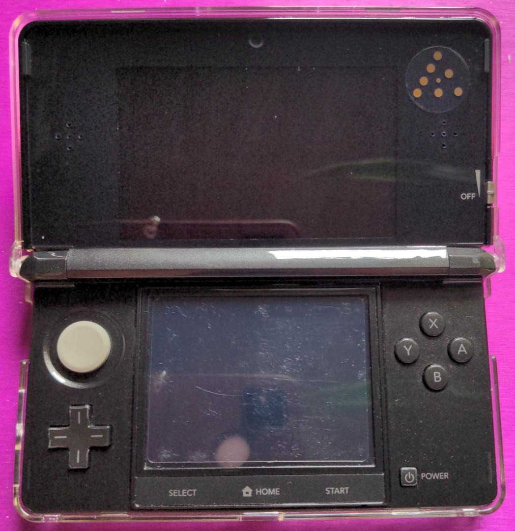 ニンテンドー3DS　本体＋透明ケース＋USB充電ケーブル＋AC電源＋ソフトケース