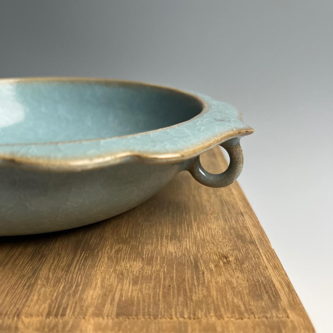 官窯 青磁月白釉板沿単耳洗 紫青 箱付 中国美術 中国古玩