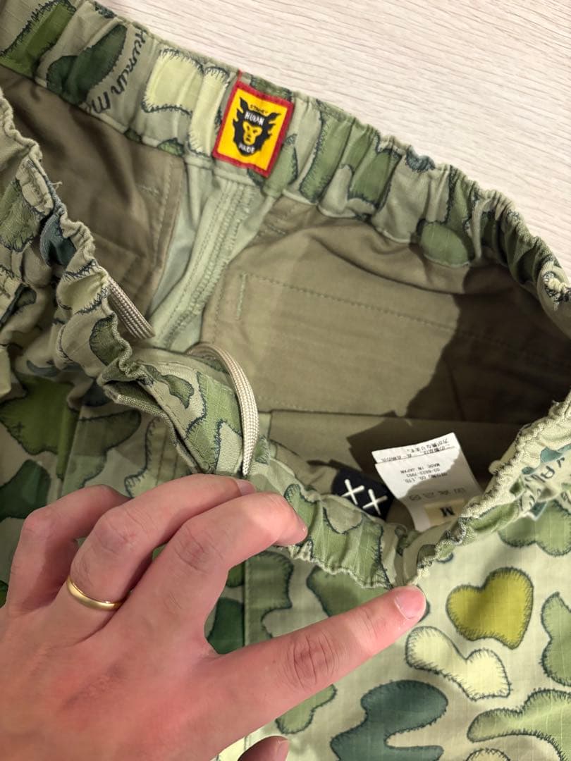 マ*ロ様 ヒューマンメイド✖️カウズ　コラボショーツ