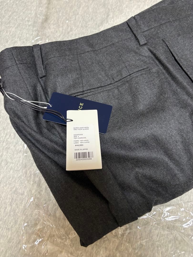 パンツ AURALEE SUPER LIGHT WOOLTWO-TUCK SLACKS