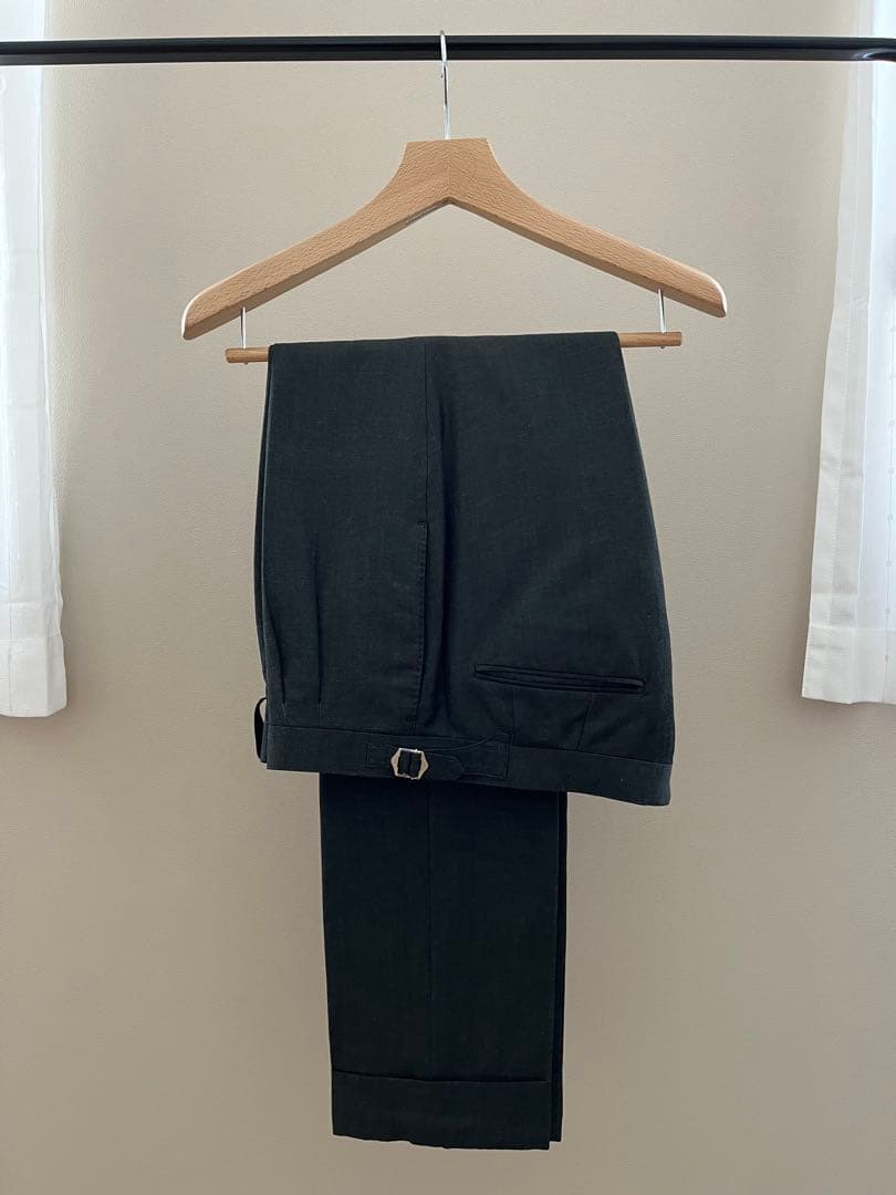 【超美品】カーキ グリーンスーツセット (ジャケット・スラックス)