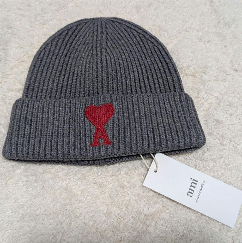 新品未使用　ami parisニットビーニー