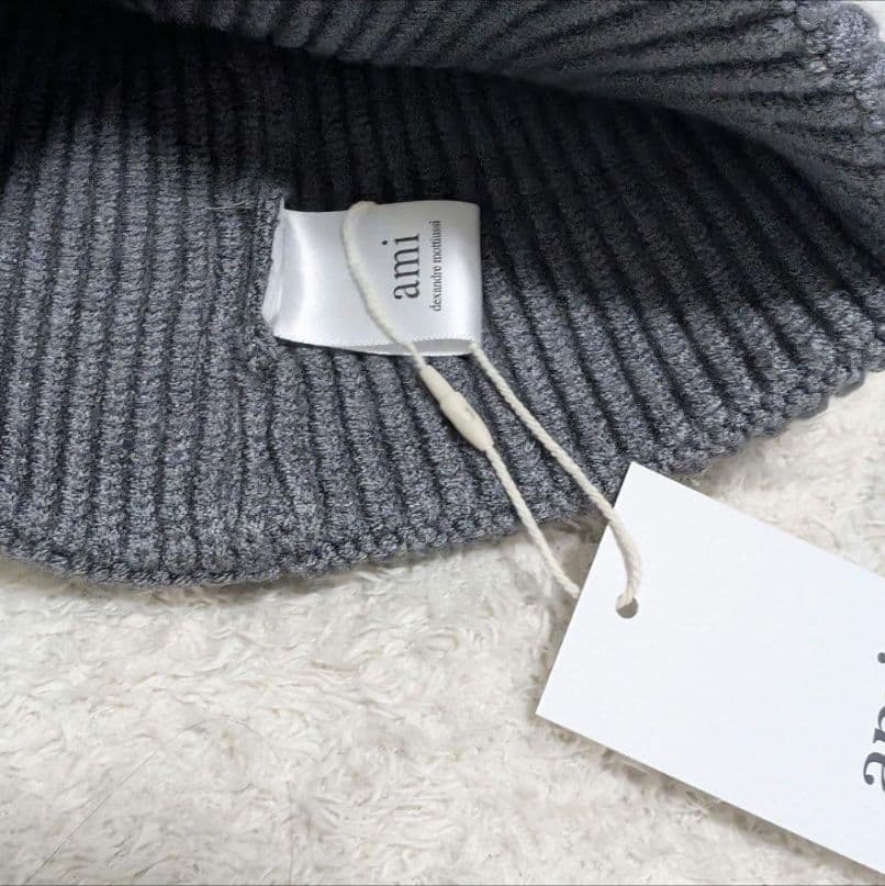 新品未使用　ami parisニットビーニー