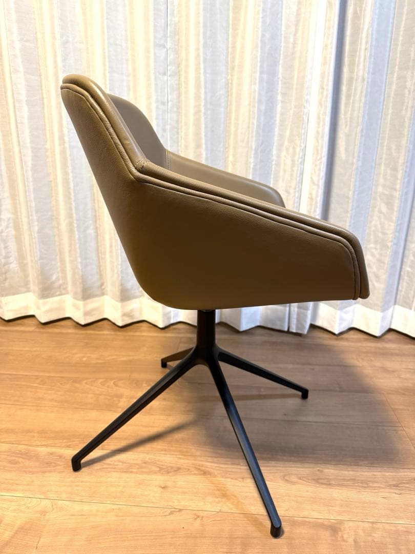 ✅即納・美品✅BoConcept Vienna ダイニングチェア⭐️回転ベース付き