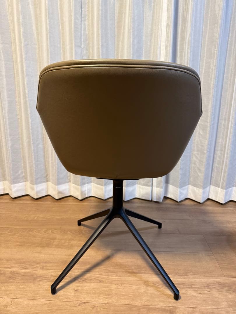 ✅即納・美品✅BoConcept Vienna ダイニングチェア⭐️回転ベース付き