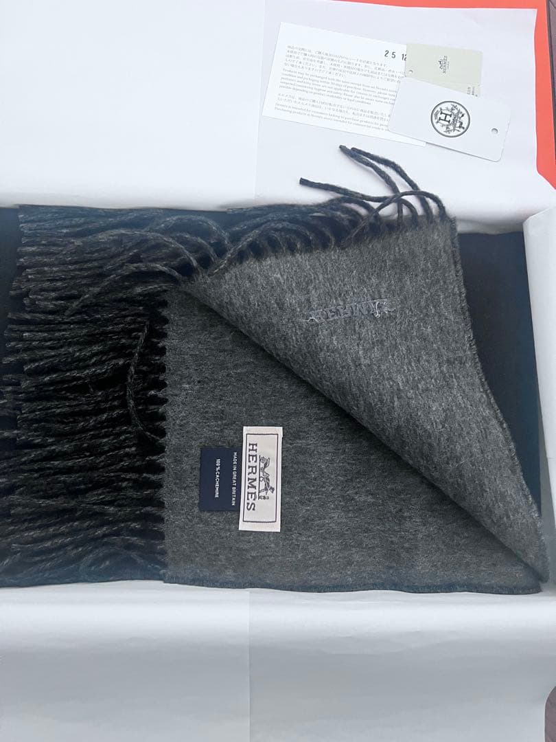 新品未使用エルメス　カシミヤマフラー 《レクトヴェルソ》