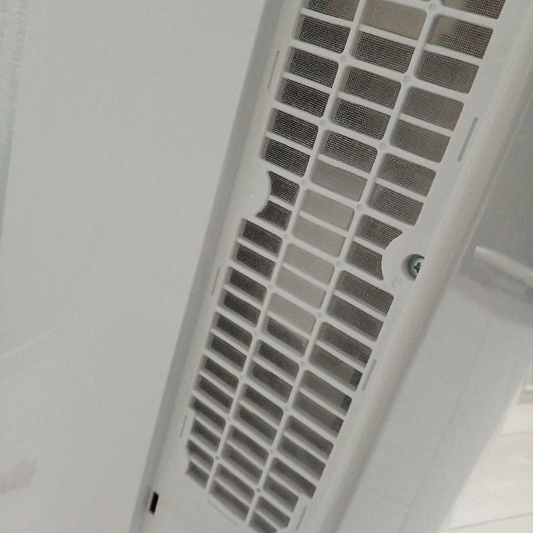 Panasonic製のホワイト除湿機、モデルF-YHTX200