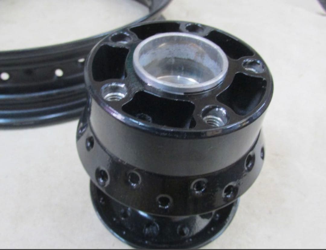 ハーレーダビッドソン　Harley-Davidson ホイール　リム　ハブ