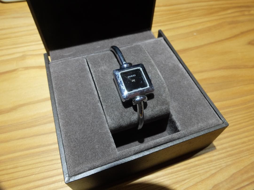 GUCCI 1900L　バングルウォッチ