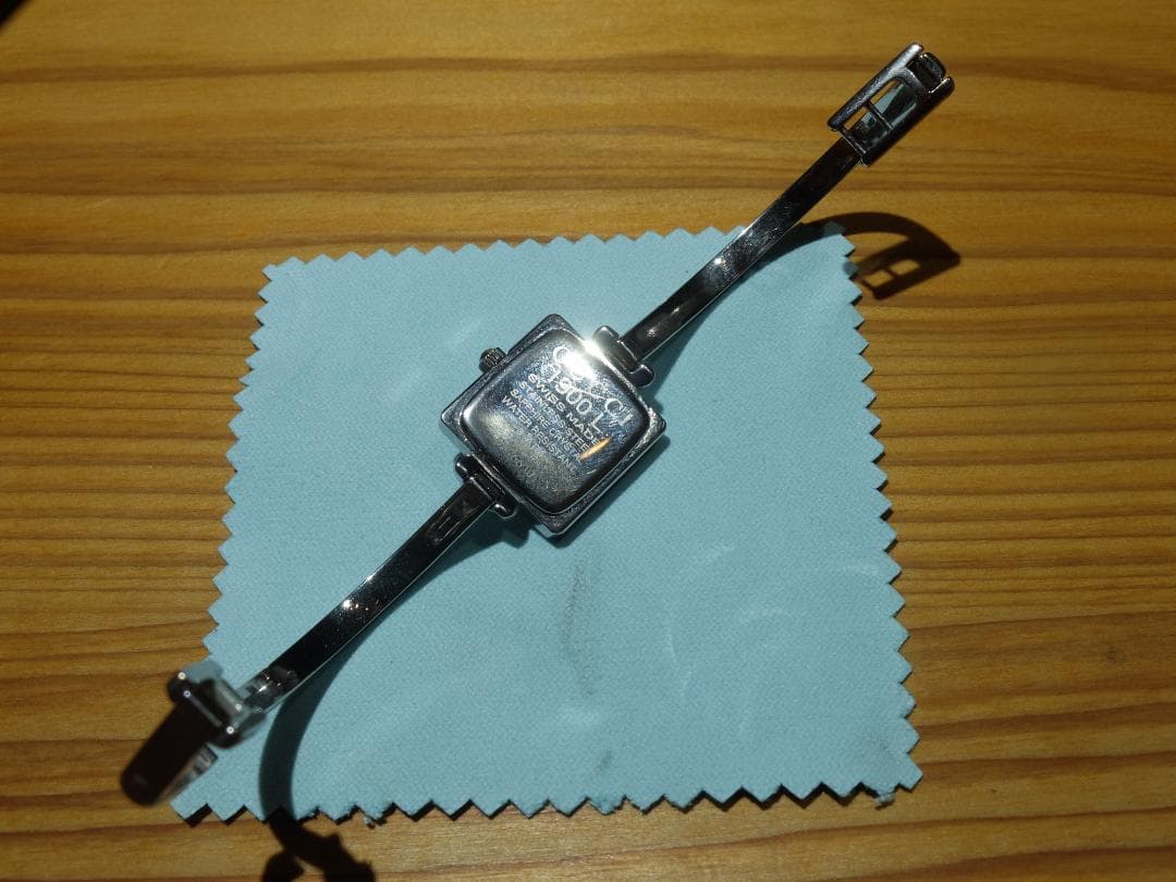 GUCCI 1900L　バングルウォッチ