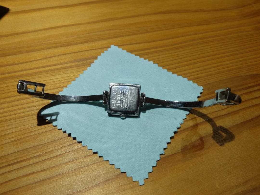 GUCCI 1900L　バングルウォッチ