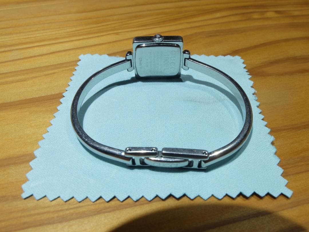 GUCCI 1900L　バングルウォッチ