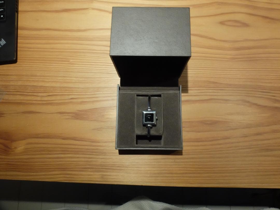 GUCCI 1900L　バングルウォッチ