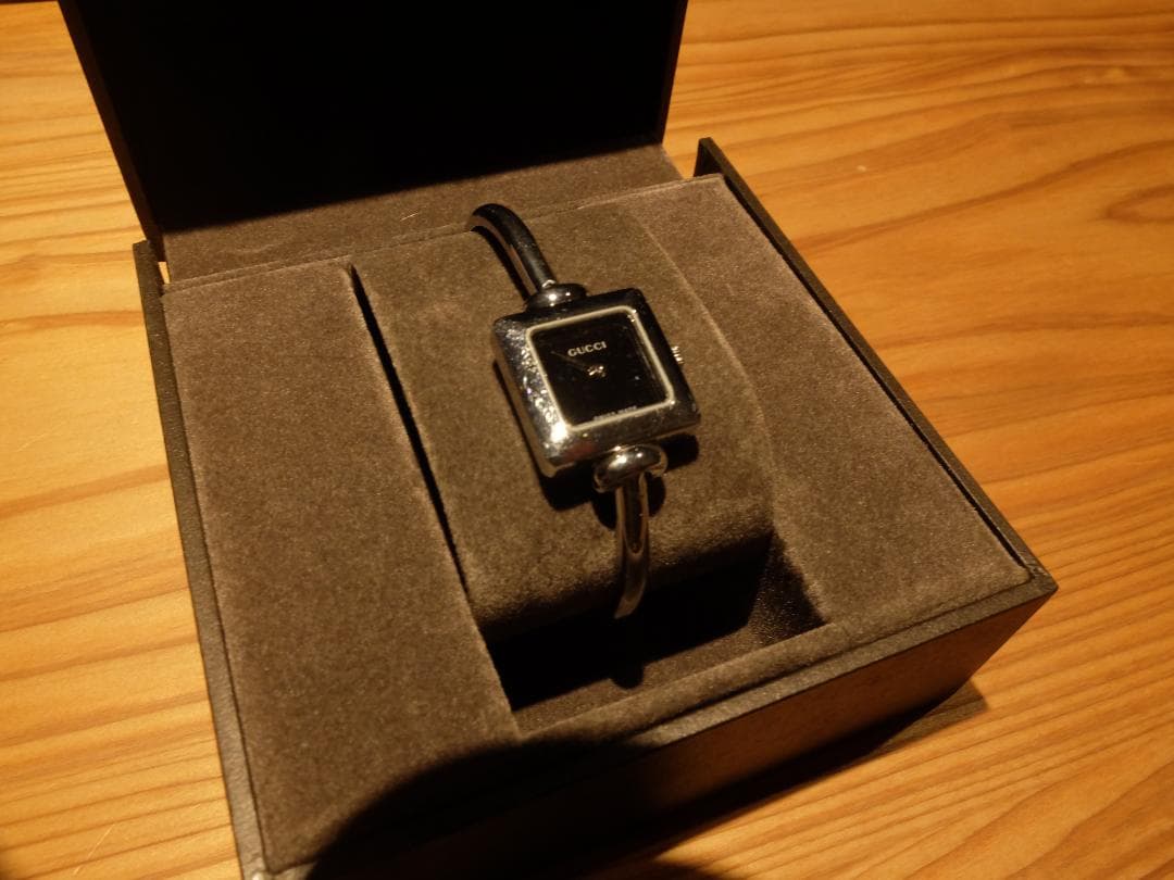 GUCCI 1900L　バングルウォッチ