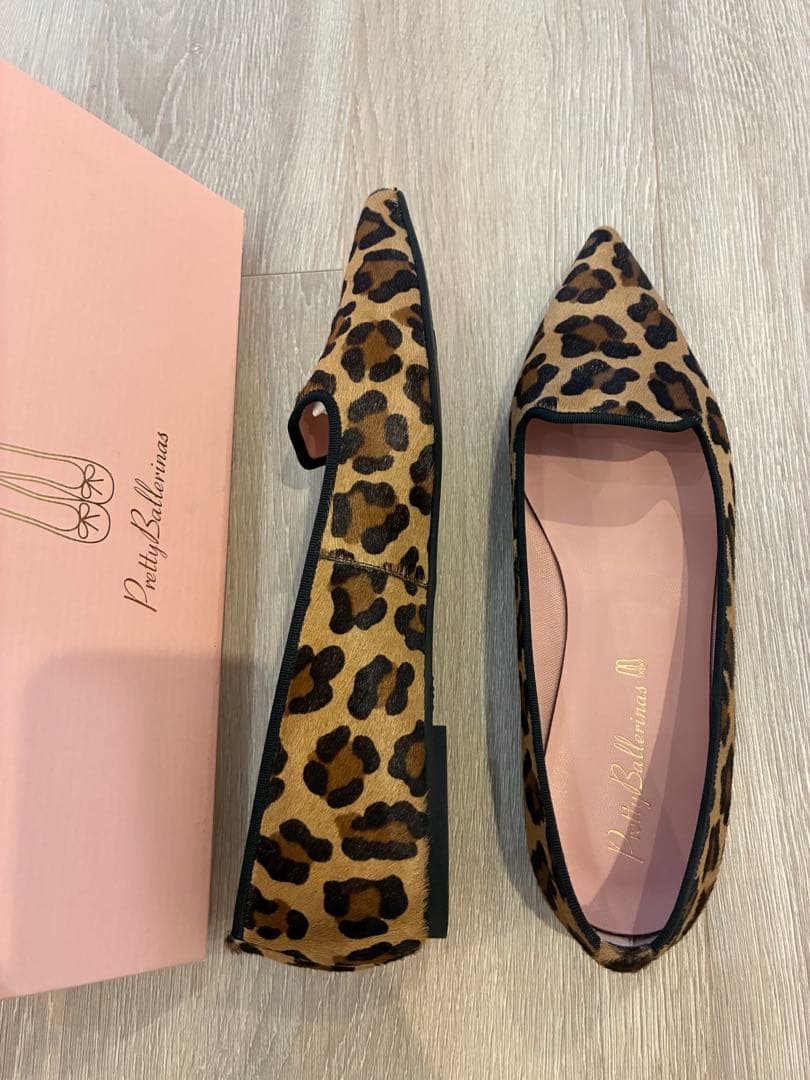 Pretty Ballerinas ヒョウ柄フラットシューズ