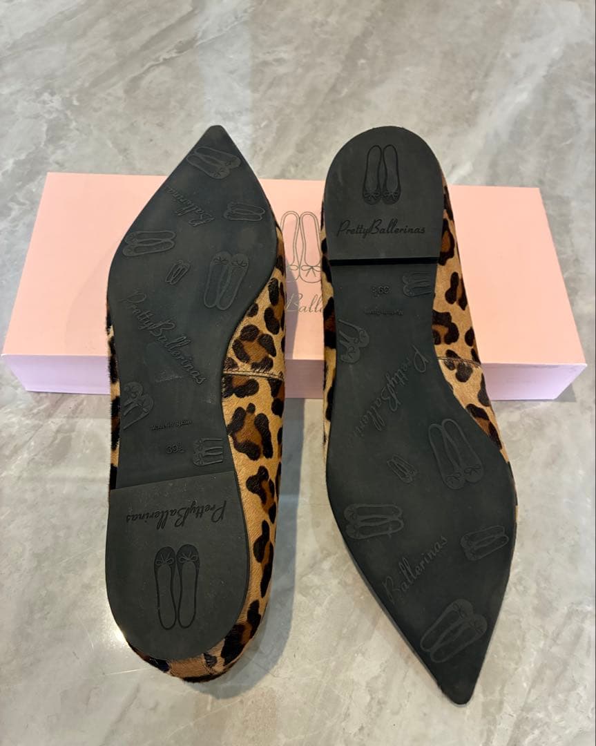 Pretty Ballerinas ヒョウ柄フラットシューズ