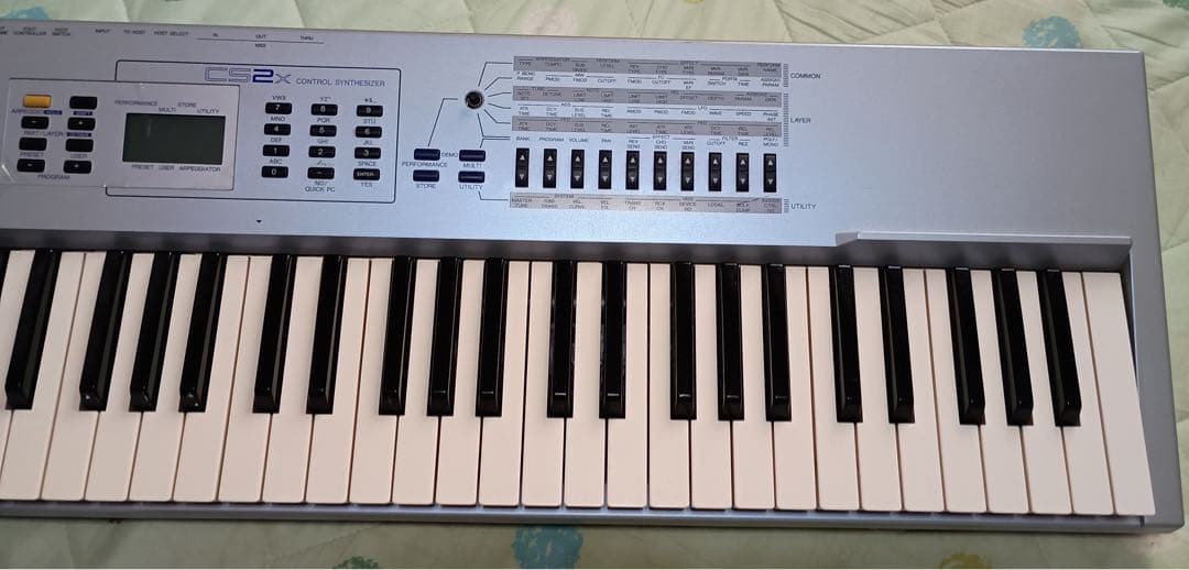 ヤマハ CS2x シンセサイザー 中古(純正電源コード(PA-3B)ペダルあり)