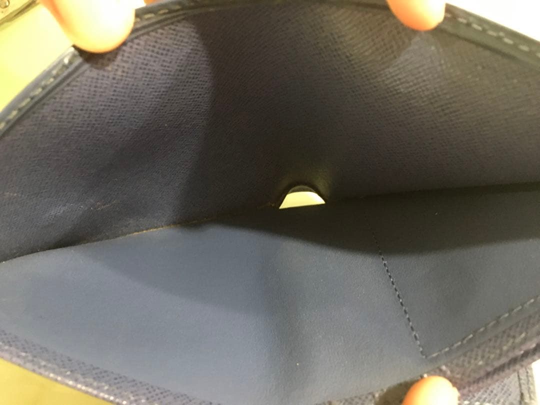 LOUIS VUITTON エピ　二つ折り財布