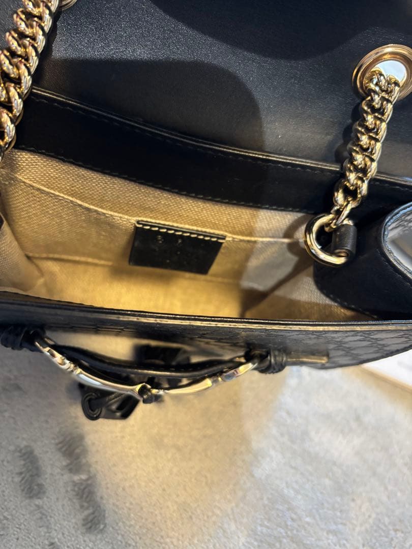 【美品】超レア　Gucci GGパターン ブラック クラッチバッグ　チェーン