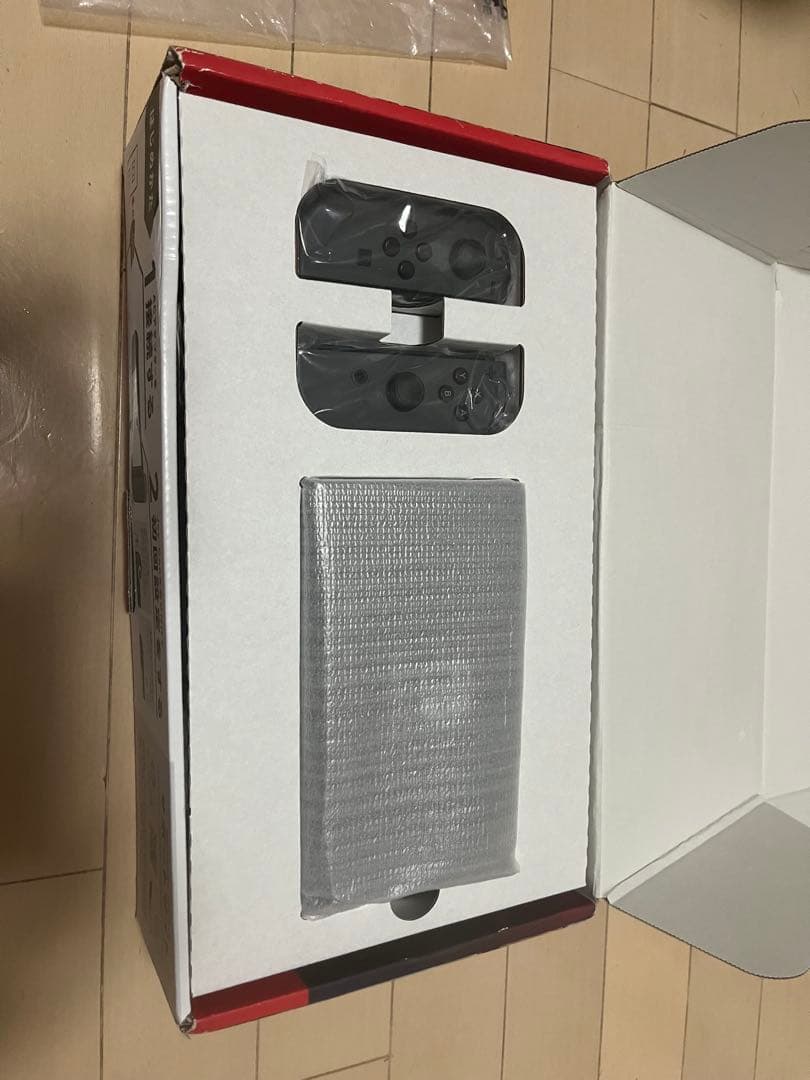 y*i様 Nintendo Switch ブラック　+おまけ