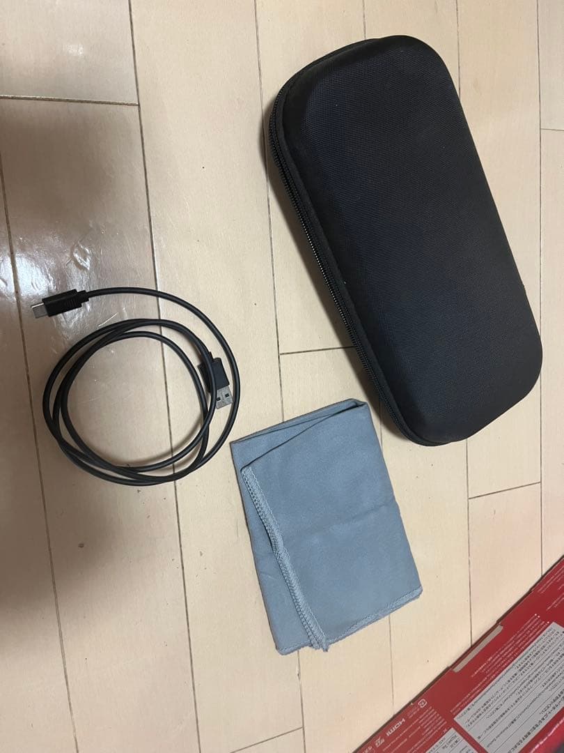 y*i様 Nintendo Switch ブラック　+おまけ