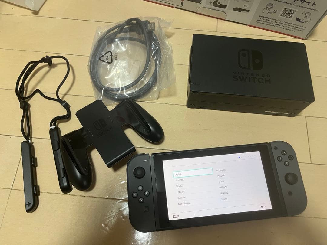 y*i様 Nintendo Switch ブラック　+おまけ