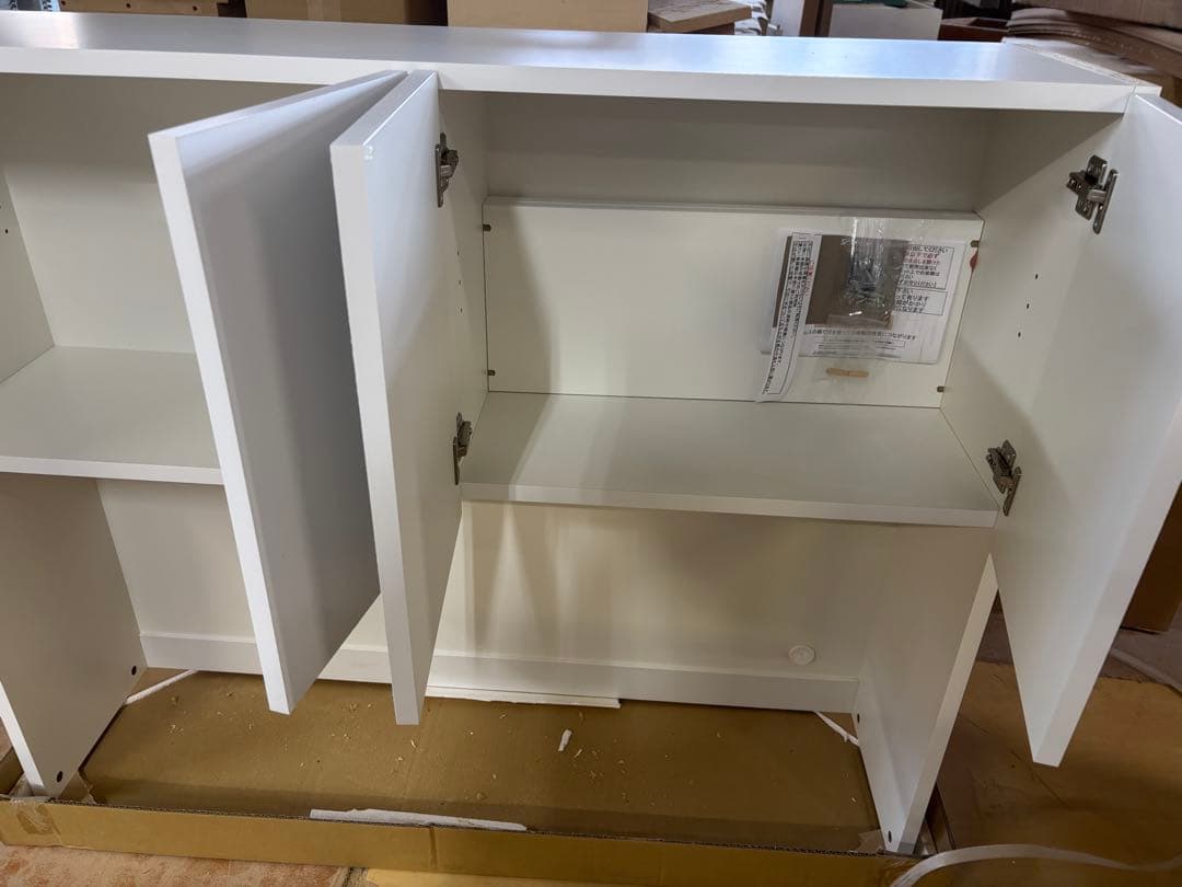 大型ホワイト全面鏡面ポリ製食器棚 4段