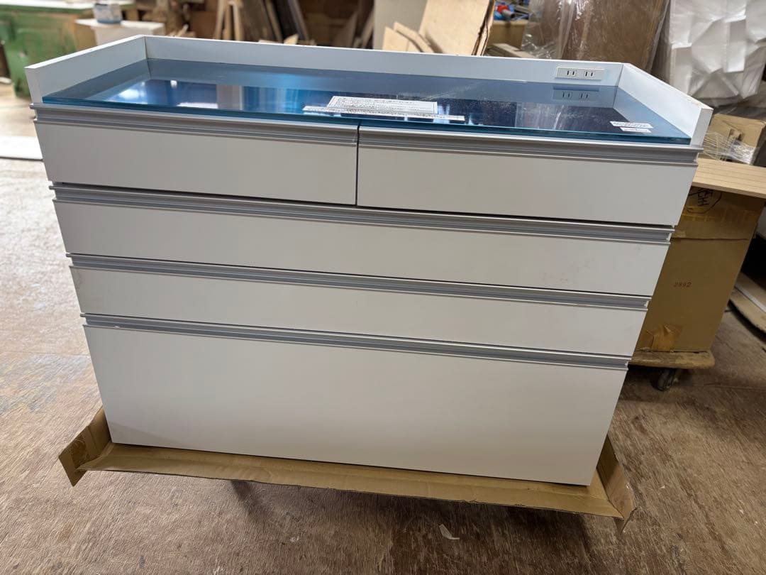 大型ホワイト全面鏡面ポリ製食器棚 4段