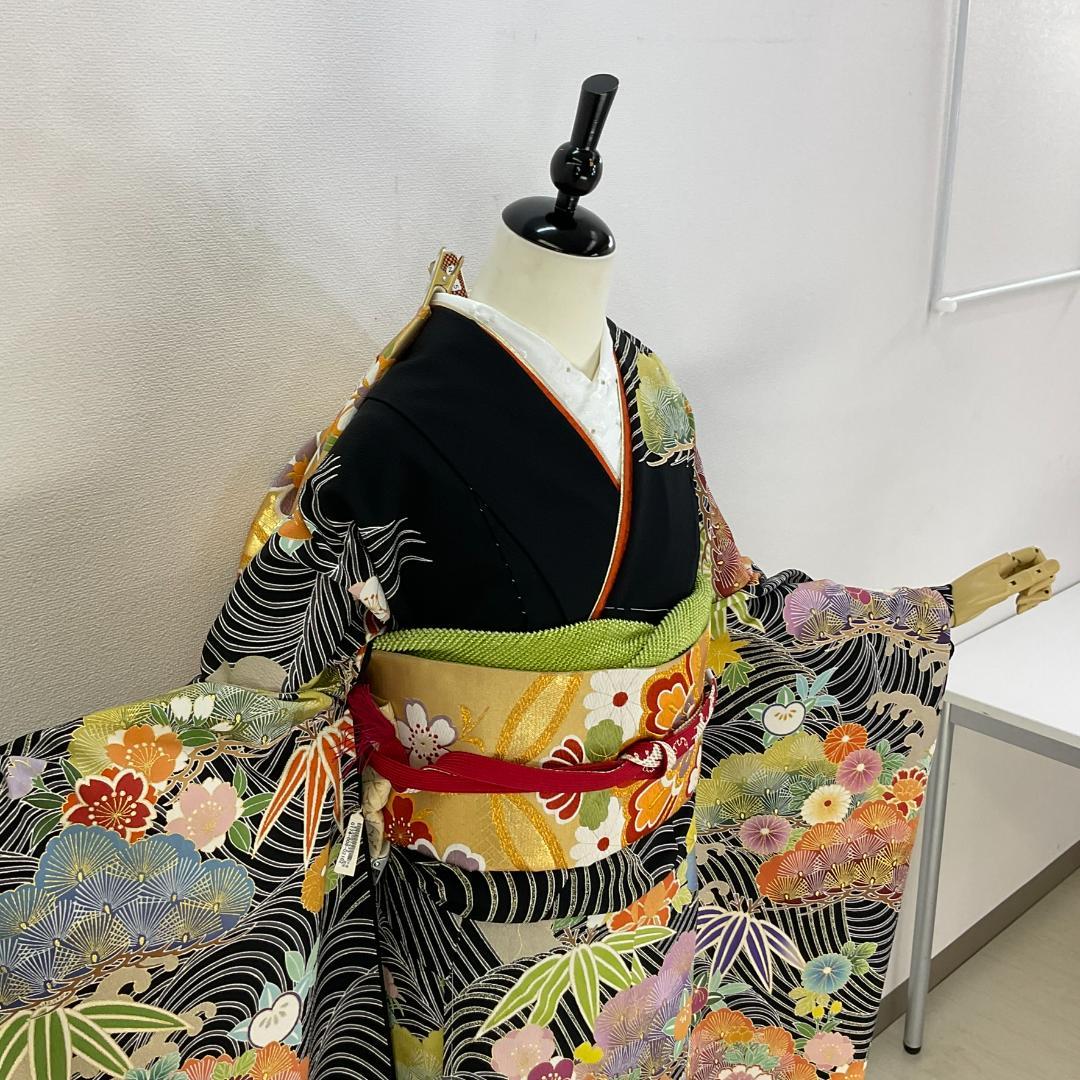 正絹お振袖　新品未仕立て品　サイズ自由　黒　本格友禅　お仕立て付き