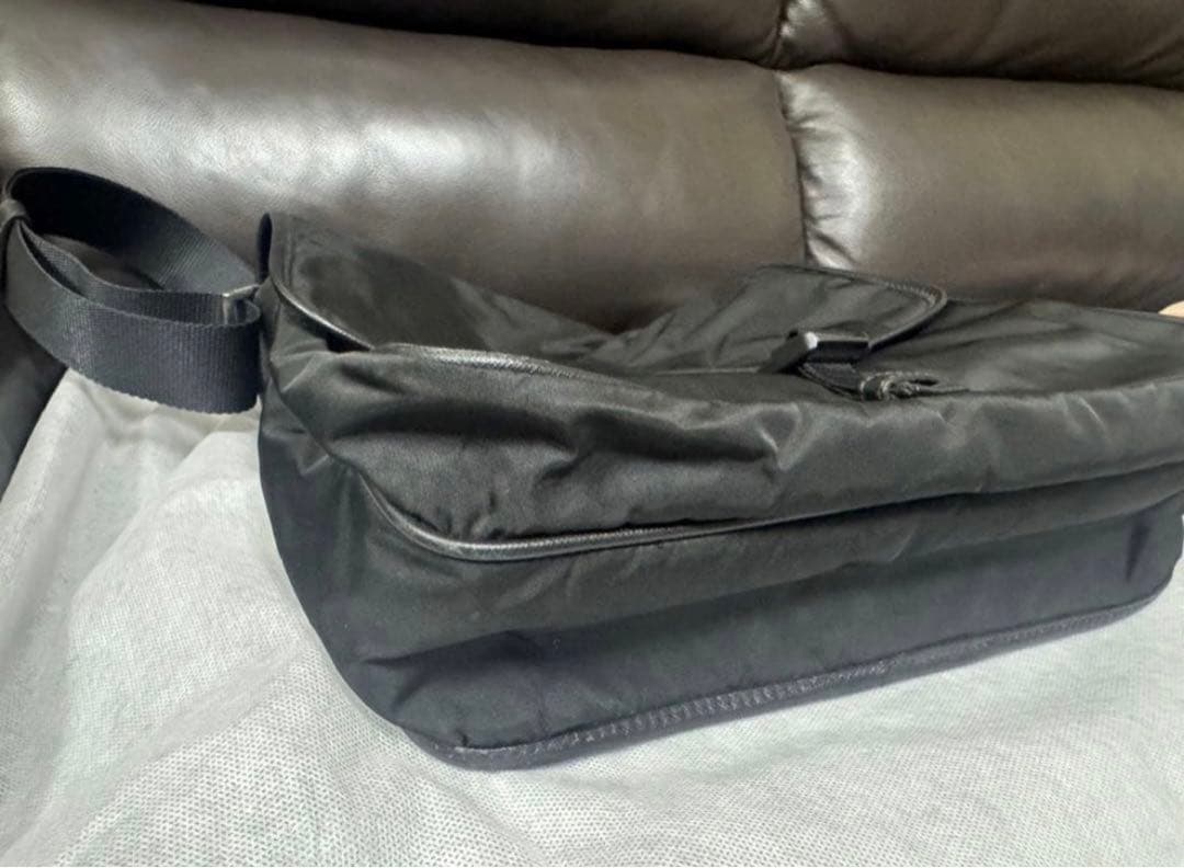 【正規品】PRADA ナイロンメッセンジャーショルダーバッグ　ユニセックス