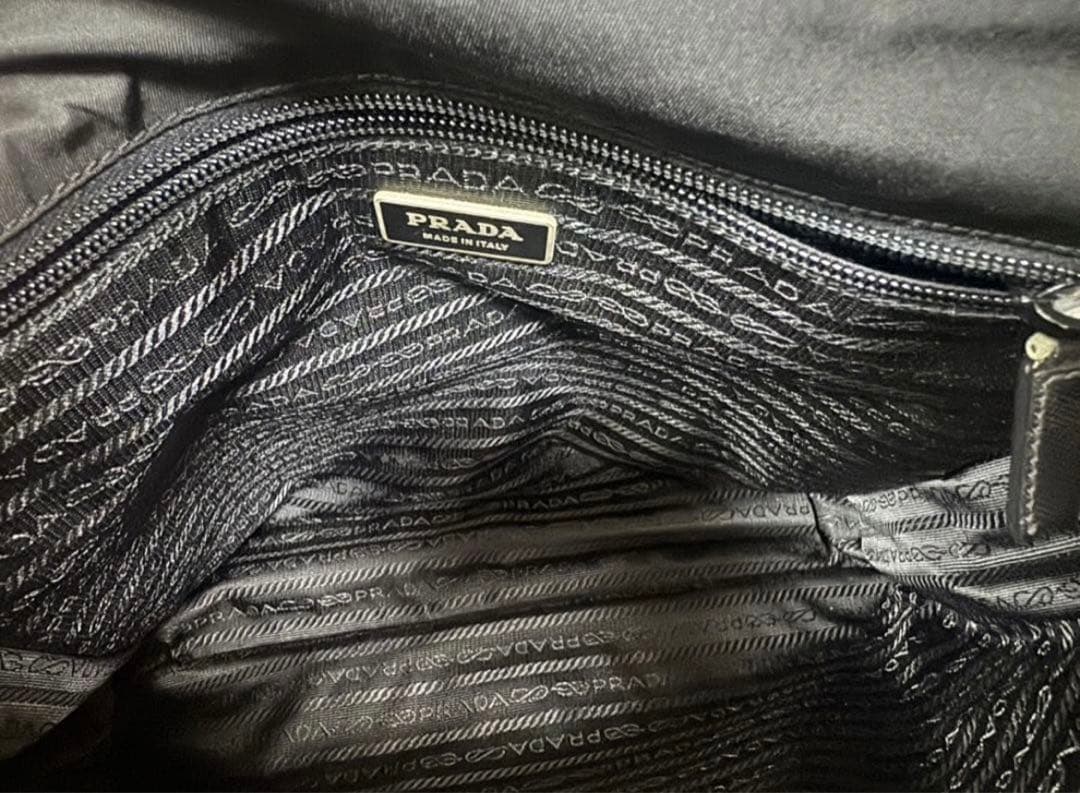 【正規品】PRADA ナイロンメッセンジャーショルダーバッグ　ユニセックス