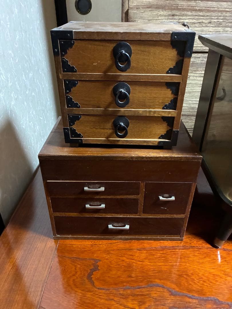 昭和レトロ家具・家電・雑貨まとめ売り（箪笥・座卓・扇風機・火鉢・テレビ台など）