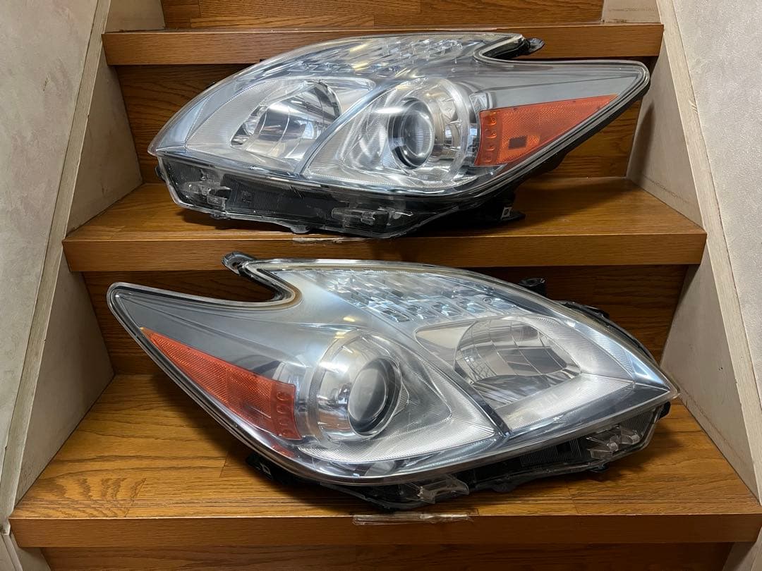 い*わ様 リペア済 USプリウス 本物 USヘッドライト ハロゲン zvw30