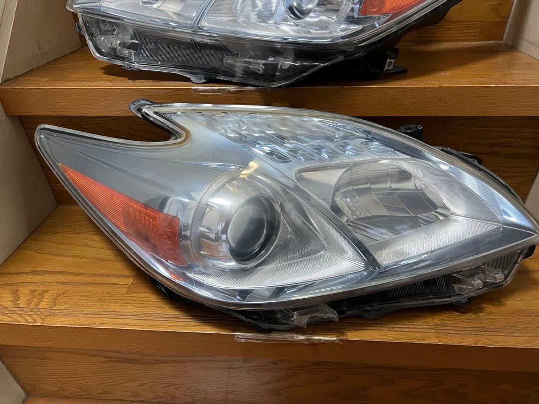 い*わ様 リペア済 USプリウス 本物 USヘッドライト ハロゲン zvw30