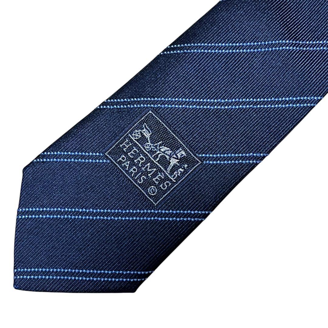 HERMES エルメス　高級ネクタイ　ネイビー　紺　織柄ストライプ　剣裏H柄